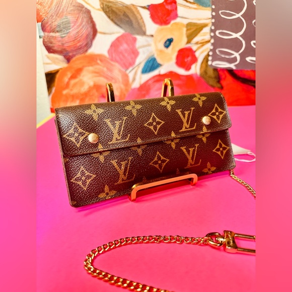 Louis Vuitton Handbags - Louis Vuitton Brown and Gold Monogram Clutch